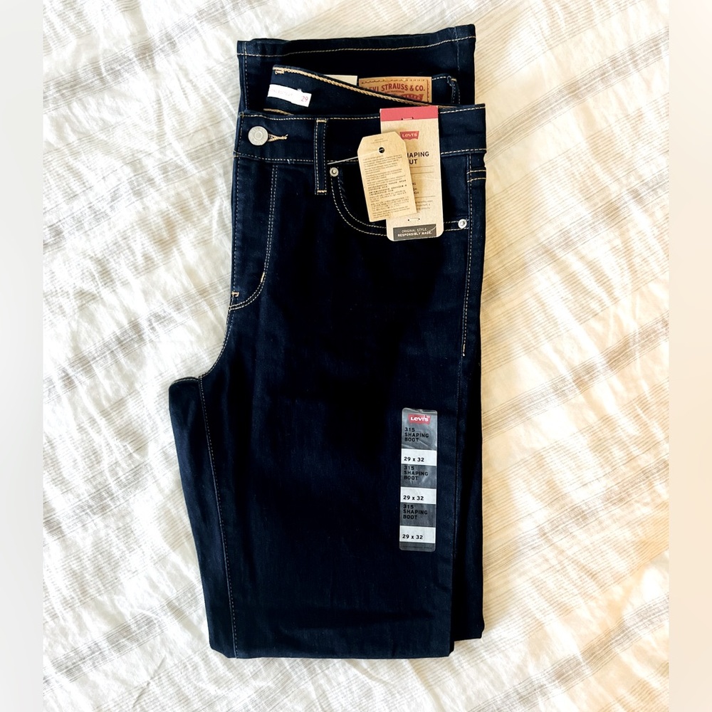 NWT Levi’s 315 Shaping Boot Jean